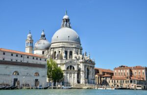 Scopri Dorsoduro: Arte, Storia e un atelier artigianale